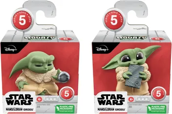 STAR WARS The Bounty Collection The Child Collectible Toys 2.2-Inch The Mandalorian “Baby Yoda” Froggy Snack, Force Moment Figure