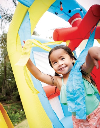 Little Tikes Kids' Backyard Car Wash w/ Soap Bubble Maker