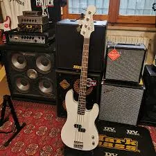 Aerodyne Special Precision Bass With Rosewood Fingerboard Bright White