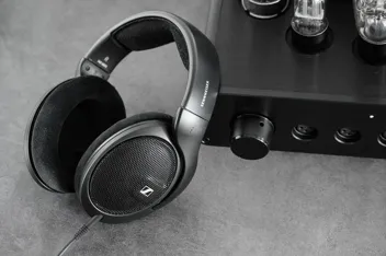 HD 560S