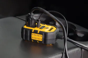 1000W Car Power Inverter w/ Triple USB Ports (DXAEPI1000)