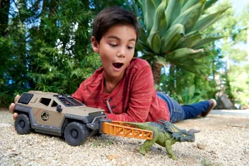 Jurassic World Truck & Einiosaurus Dinosaur Action Figure Toy Set