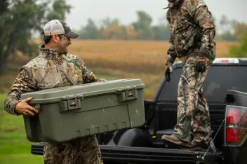 Sportsman 56-Quart Lockable Heavy Duty Lockable Trunk