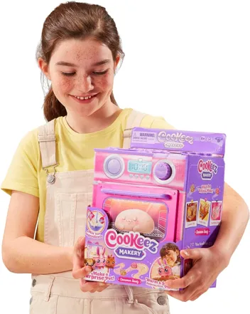 COOKEEZ MAKERY Cinnamon Treatz Oven. Mix & Make a Plush Best Friend!