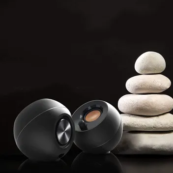 Creative Pebble Plus 2.1 USB-Powered Desktop Speakers