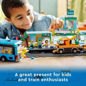 City Train Station Set with Bus (907-Piece)